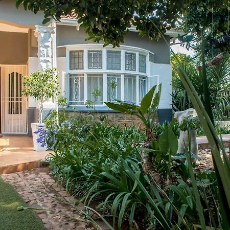 Sunbury Bed And Breakfast ヨハネスブルグ エクステリア 写真
