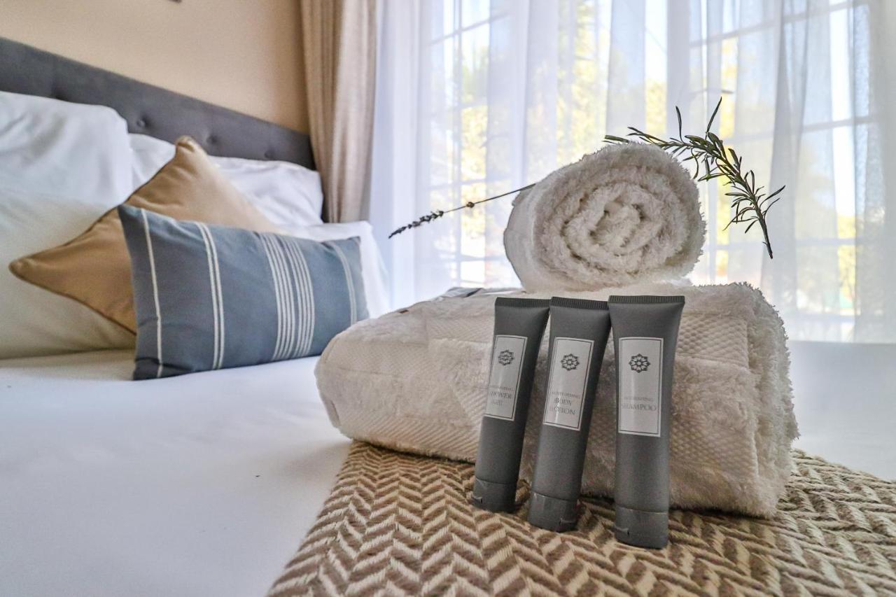 Sunbury Bed And Breakfast ヨハネスブルグ エクステリア 写真