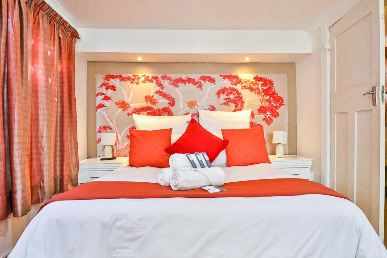 Sunbury Bed And Breakfast ヨハネスブルグ エクステリア 写真